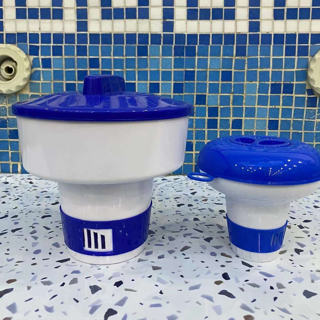 Swimming Pool Accessories Manual Pool Chlorine Tablet Dispenser Essential for Staying Sanitized in the Water