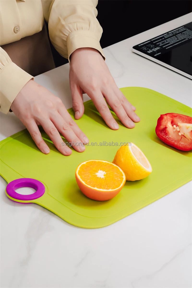 SINGBON New-stylish Flexible Plastic Cutting Board for Light Meal Salad Fitness Meals