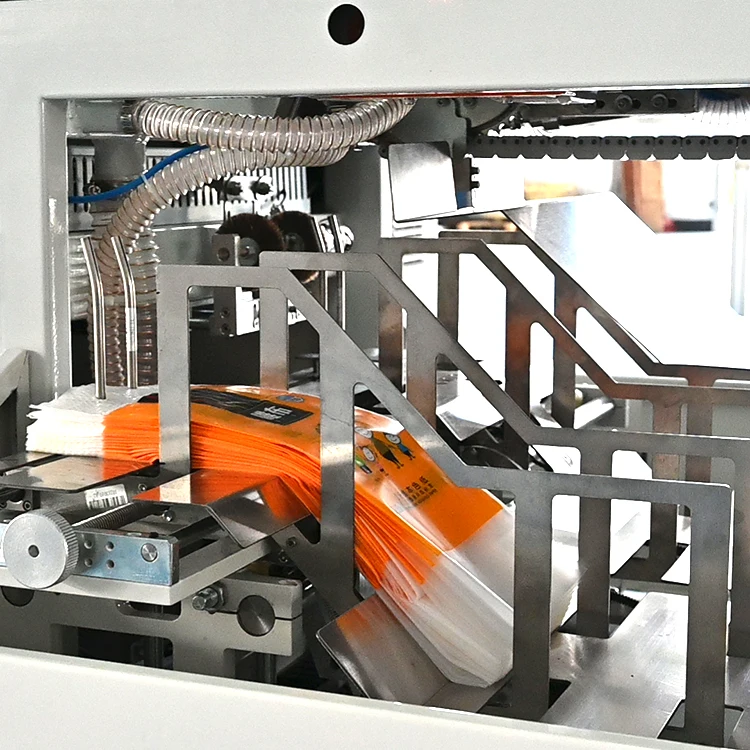 High speed PLC control soft facial tissue wet wipes multi packaging machine