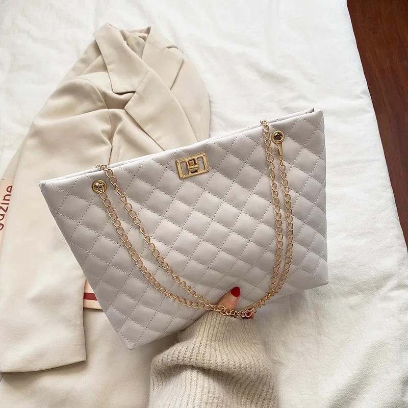 Cheapest 2022 Hot Sale Fashion Embroidery Women Big Shopping Bag Ladies Chain Bag High Capacity Tote Travel Cross Body Handbags