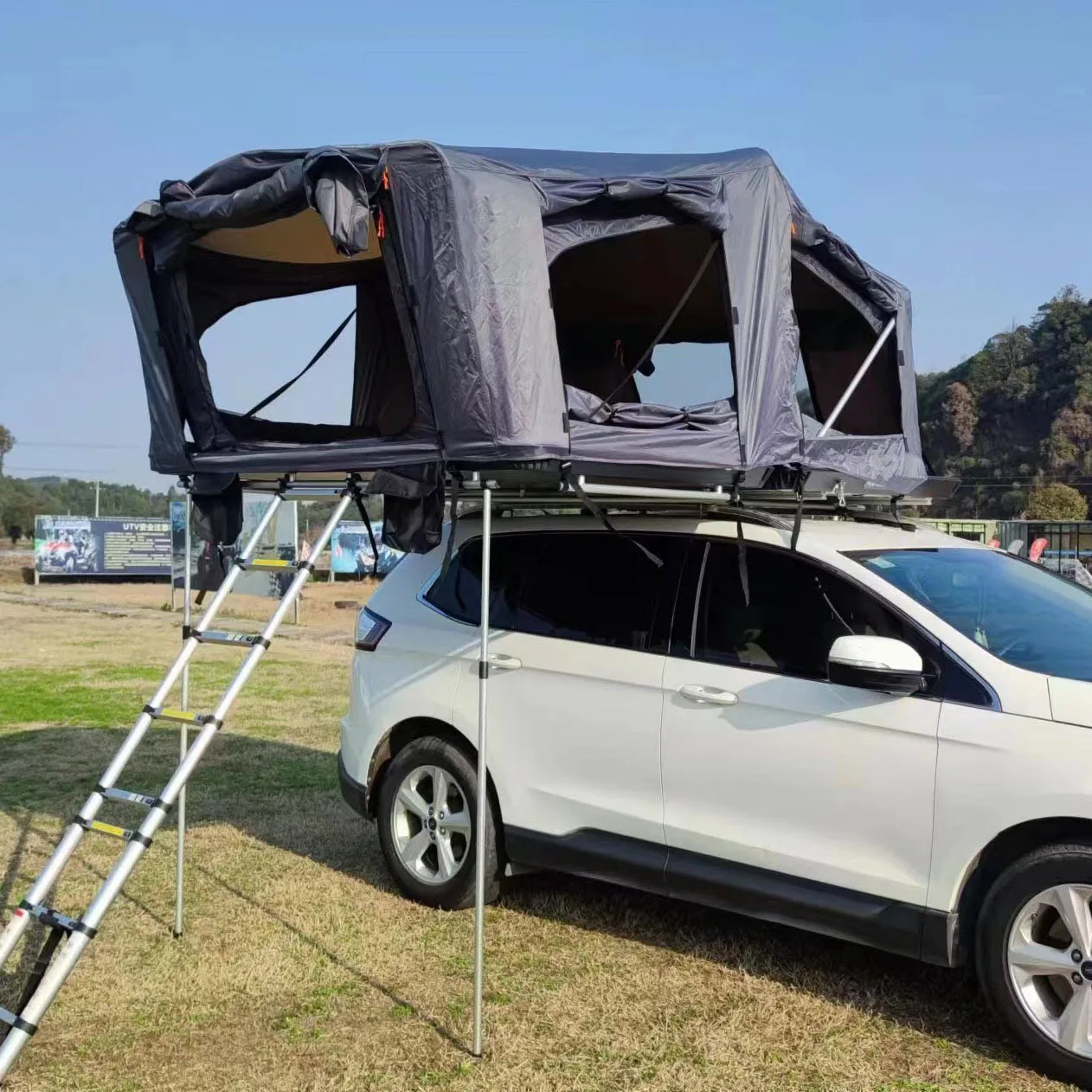 Adventure rooftop tent rack overland 4 Person Clamshell hard shell roof top tent
