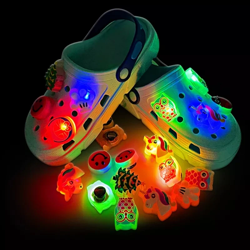 New Arrival Cartoon Fantastic Lighting up Croc Charm LED Clog Shoe Charms Flashing Party Lights Hole Bag Pack for Kids