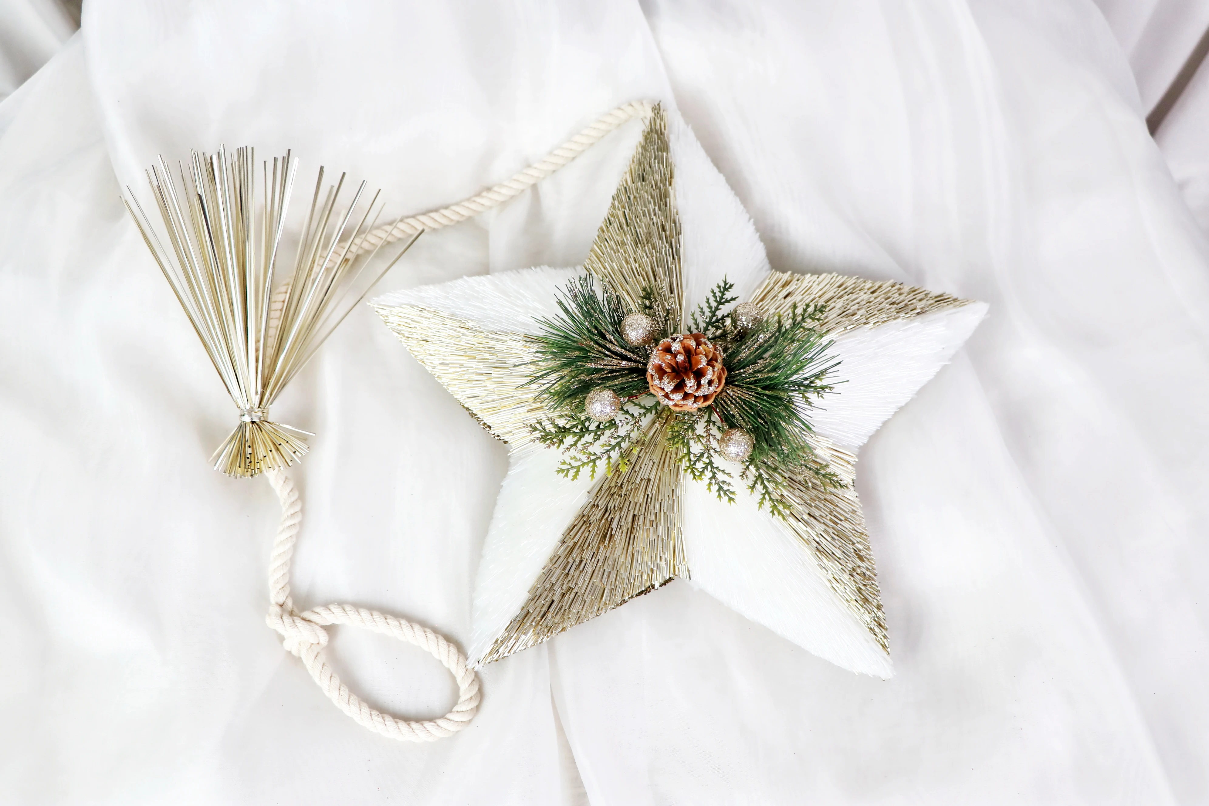 PET material pentagram Christmas tree pendant produced by the factory