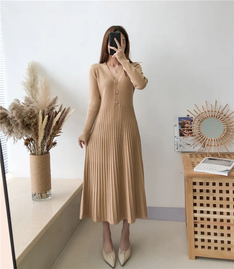 Autumn and winter new loose plus size base long woolen dress with pleats over the knee long skirt