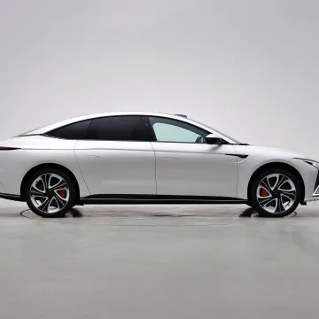 ZHIJI L7 pure electrical car  with left hand drive and endurance mileage of 615 km