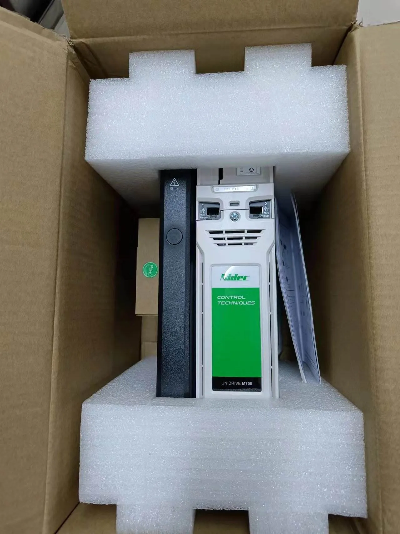 Emerson езды на автомобиле инвертор M701-054 00300 в