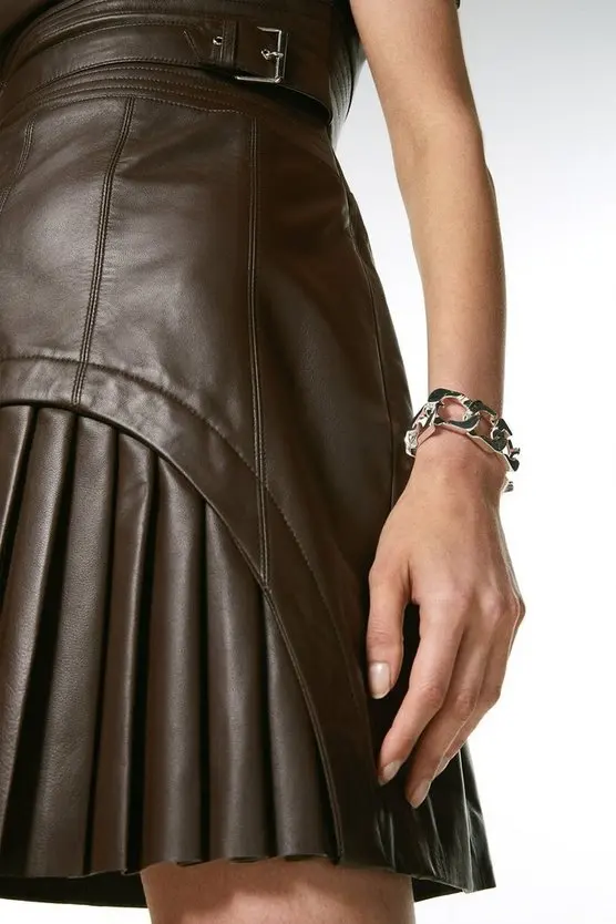 New Fashion Pleated Mini Dresses Women Clothing Short Sleeve Leather Dress with Belt