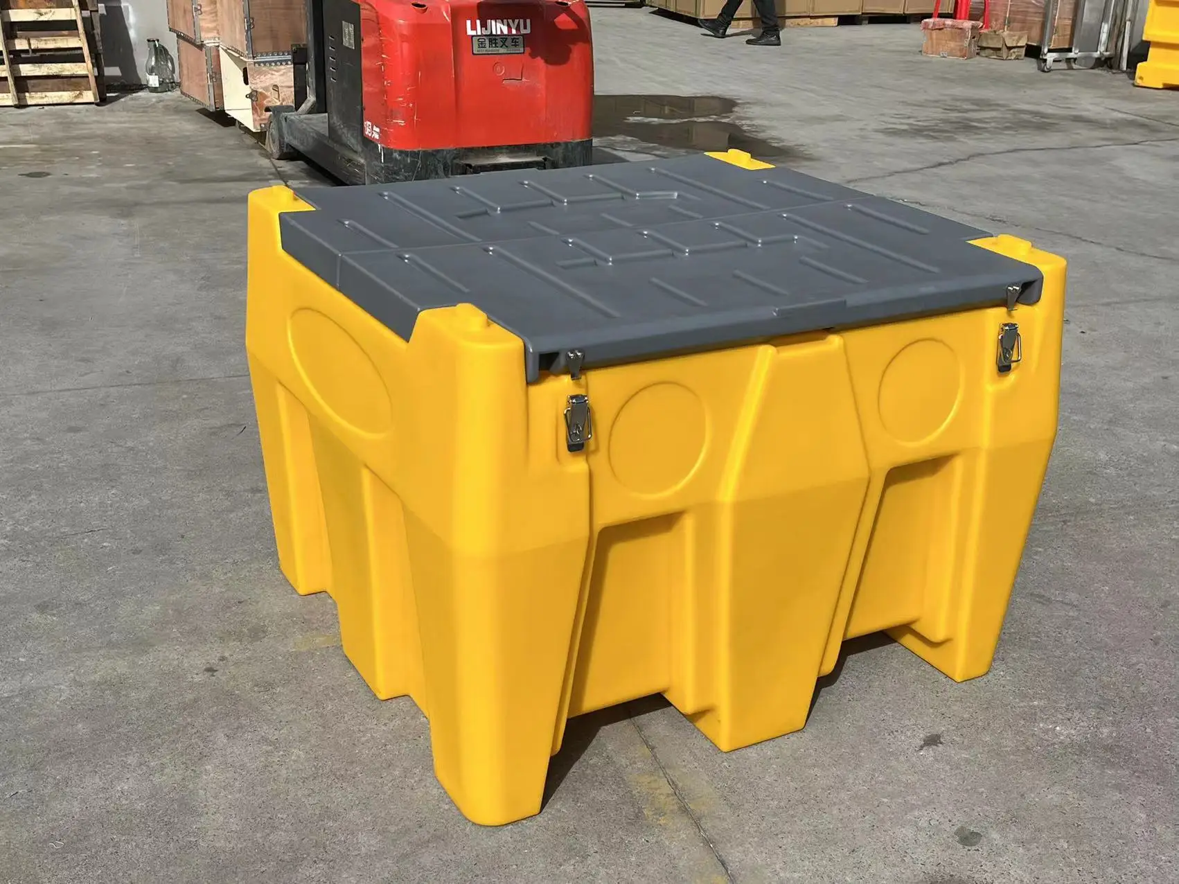 Rechargeable fuel tank diesel gasoline AdBlue,  Fuel Storage with battery installed pump nozzle hose flow meter quantitative