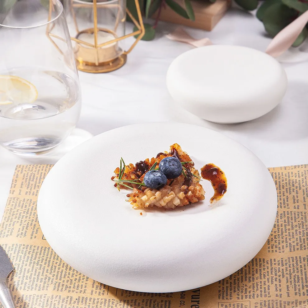 Creative tableware western food French food plate white round ceramic plate hotel restaurant ceramic plate