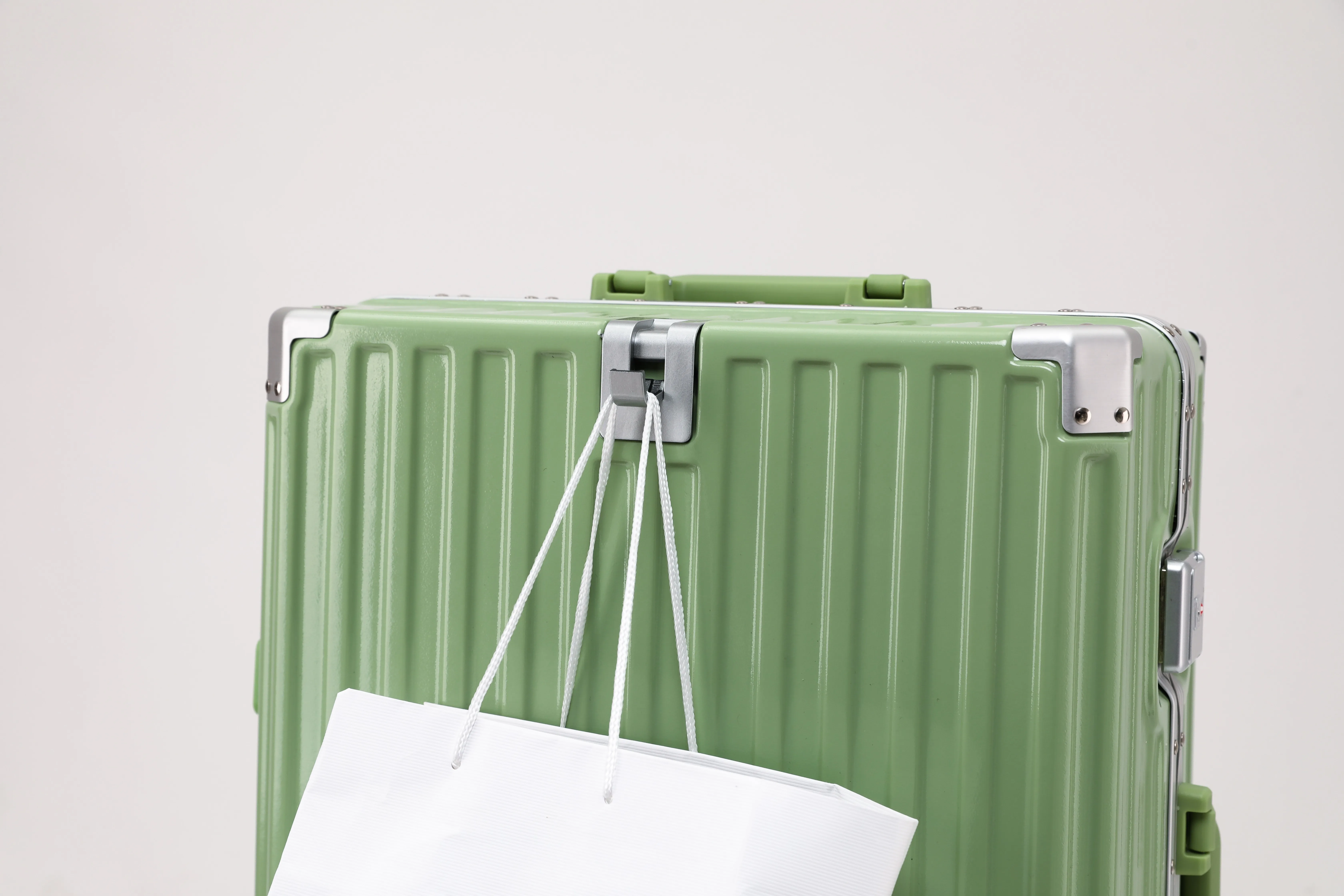 Custom Big Capacity Aluminum Frame Luggage Durable Light ABS PC Luggage Trolley Valises Chic Carryons Cabbing Luggage with Hook