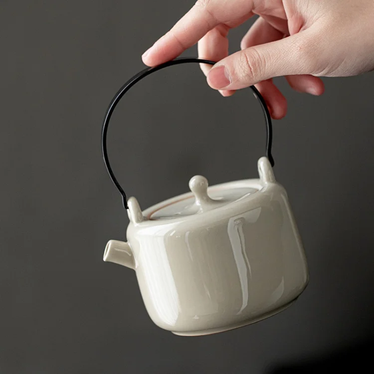 Harmony High Quality Wholesale Grass And Wood Ash Glazed Teapot With Loop Handle Ceramic Giraffe Teapot