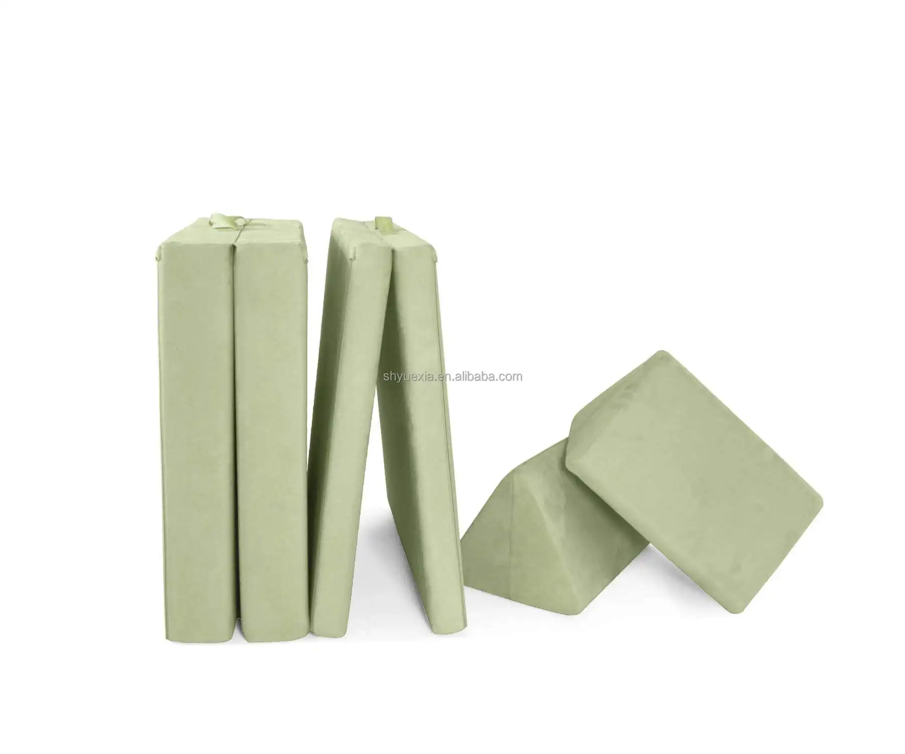 Детское складное кресло из пенопласта