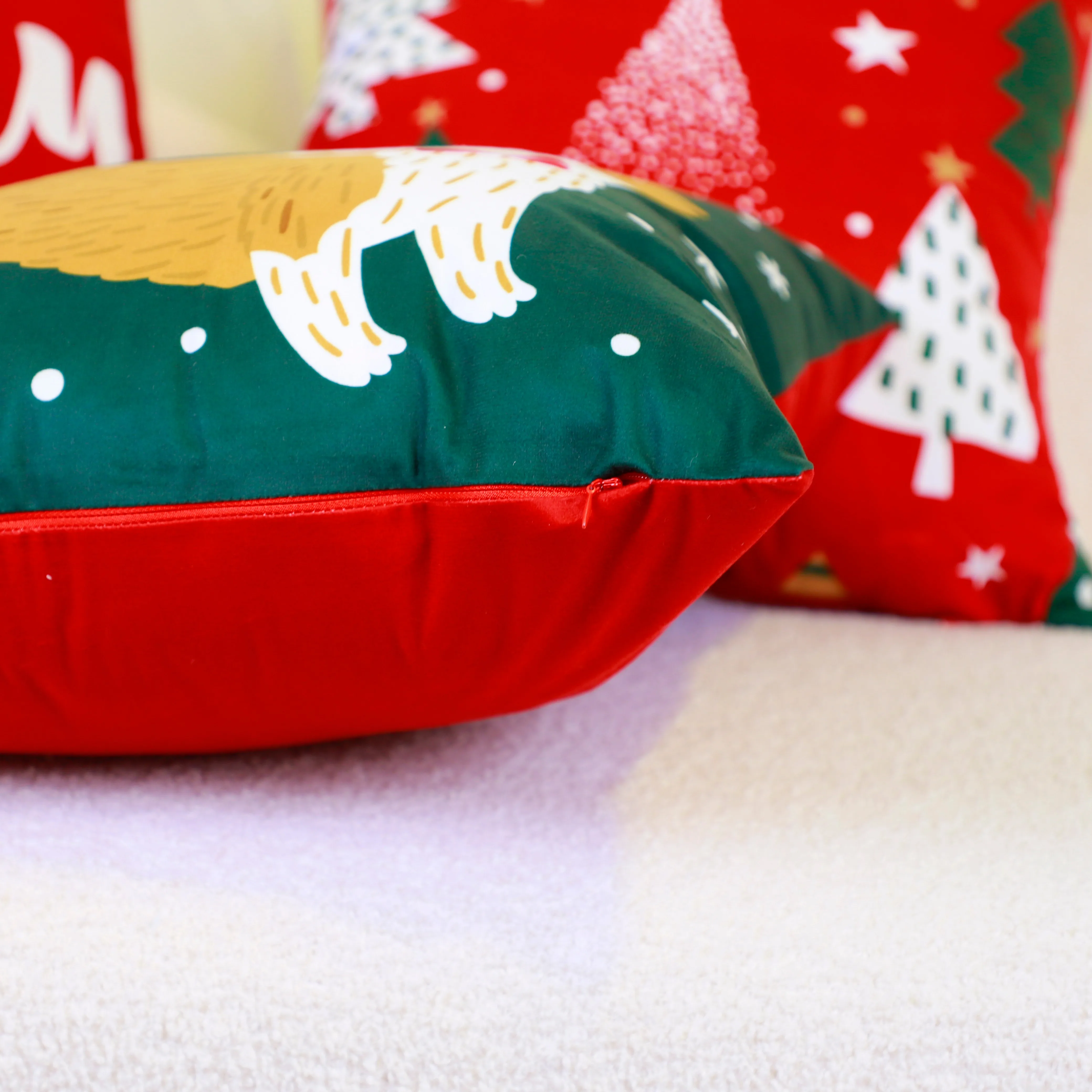 Merry Christmas Striped Elk Alphabet Printing Christmas Pillow Luxury Velvet Printed Pillow Cushion covers Recycled Polyester