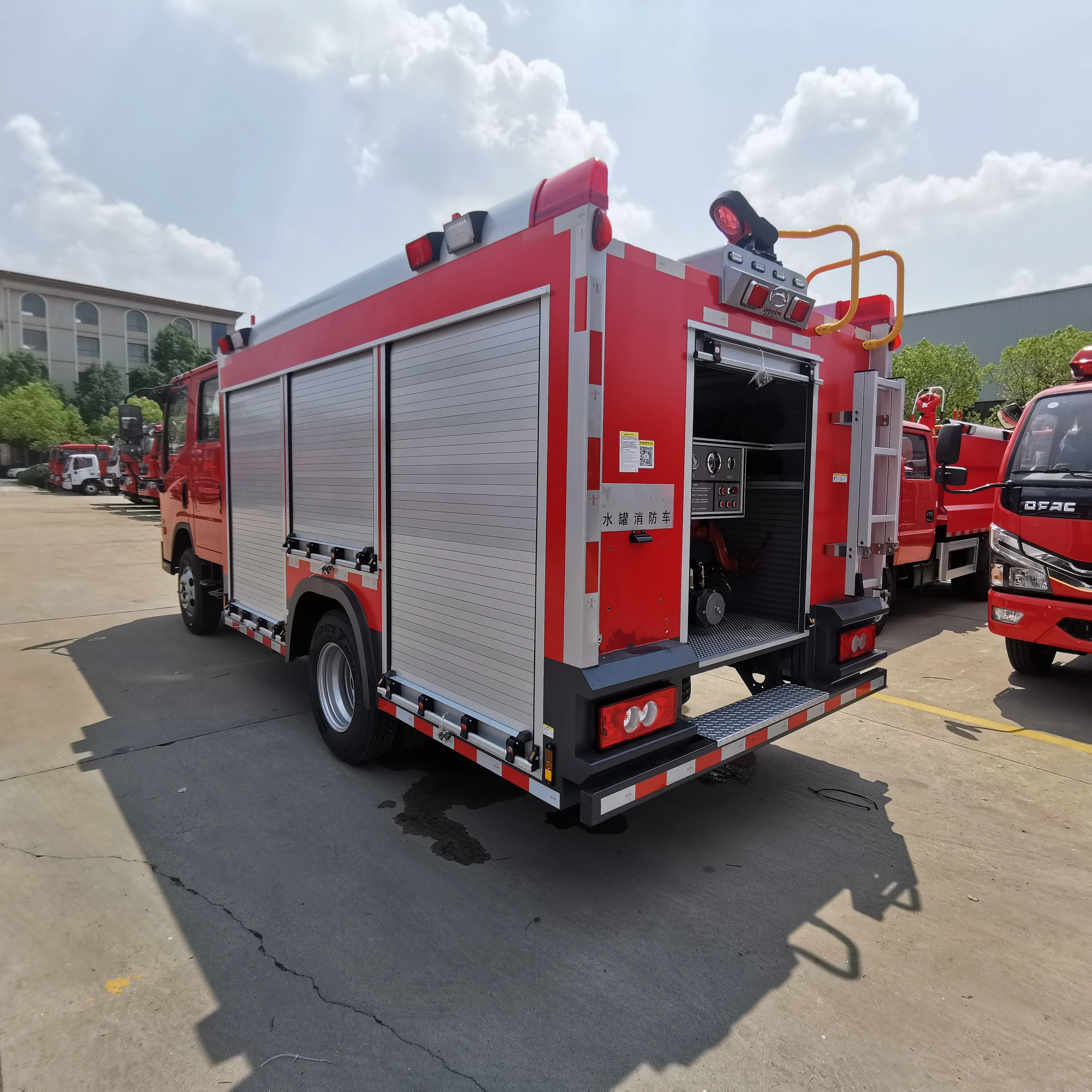 New  ISUZU  700P fire truck water Factory Outllet Customize Multi-function Water Tank Vehicle Foam Fire Fighting Tuck