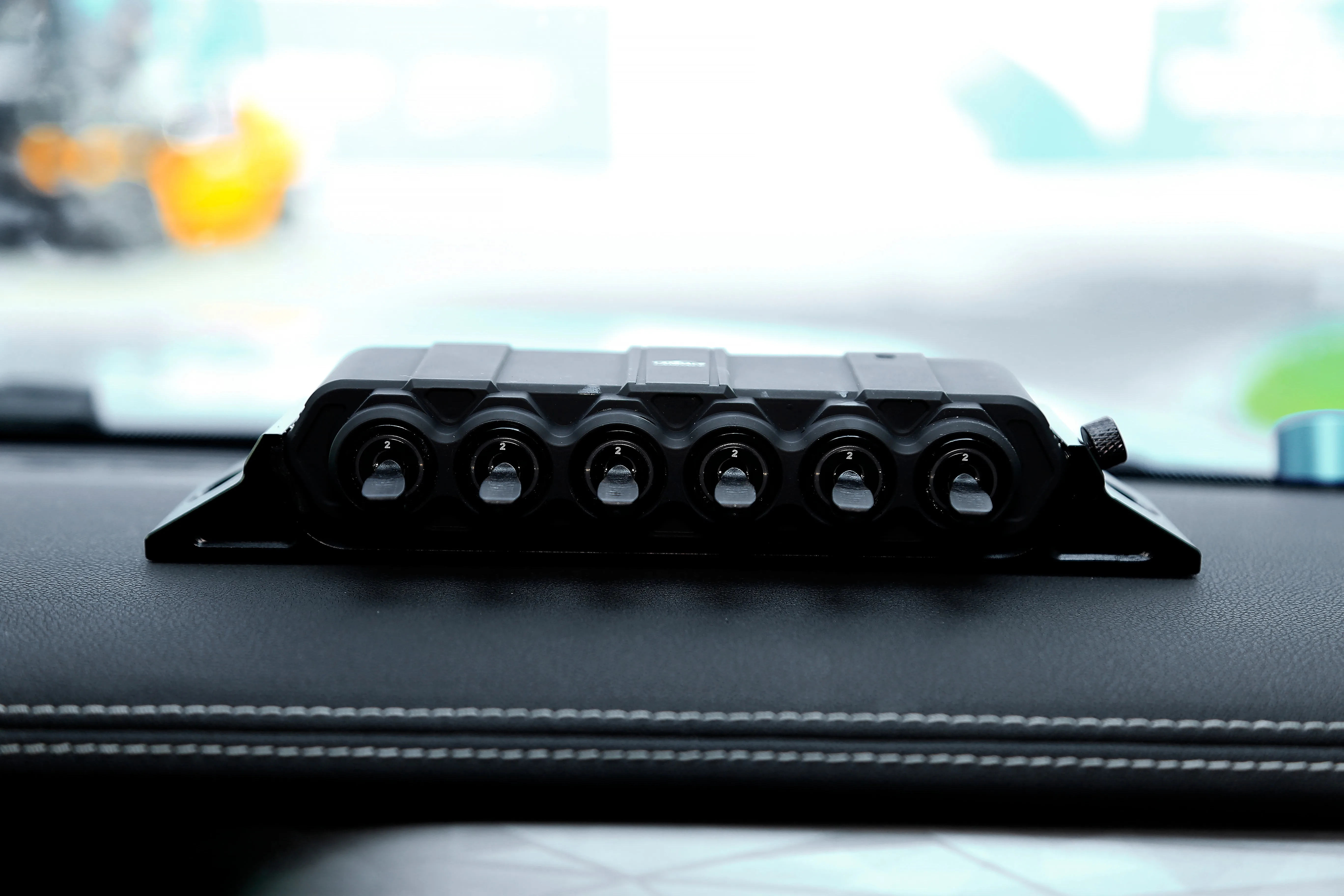 Manufacture Powder Coated 4*4 Vehicle Universal Popular Style and Design Wireless 6-gang Switch Panel Electronic Relay System