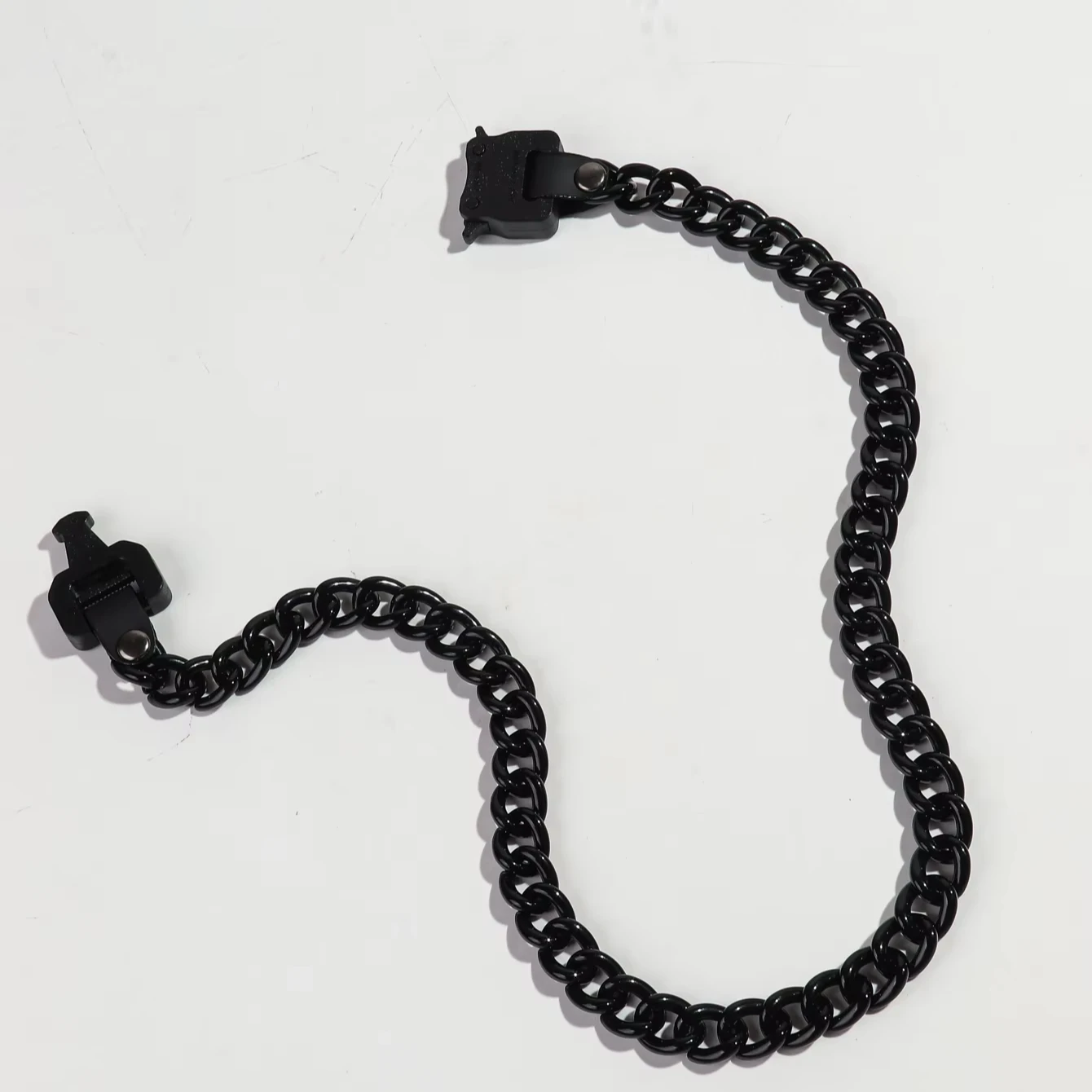 Hip Hop Classic Black Lock Can Open Buckle Necklace Cheap Black Color Acrylic Necklace For Men