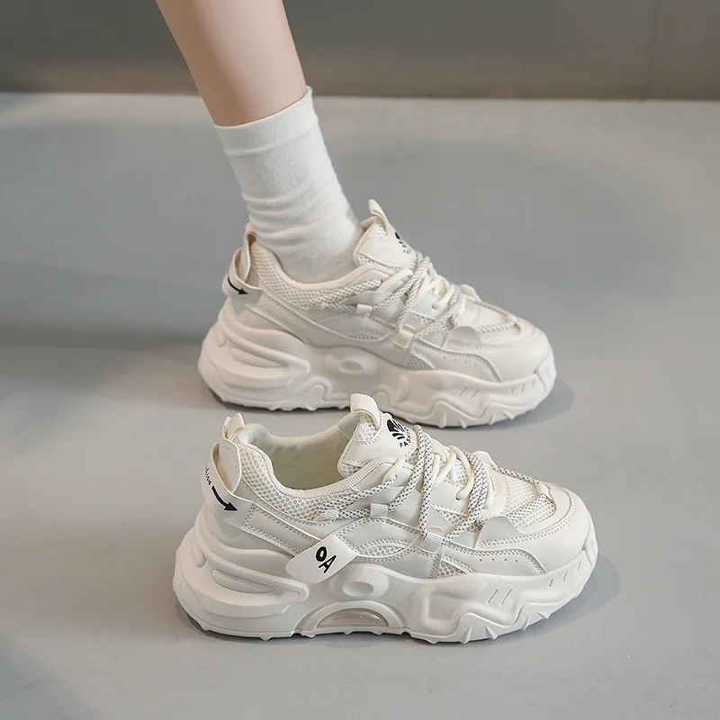 2024 new shoes female students sneaker running leisure thick bottom increased