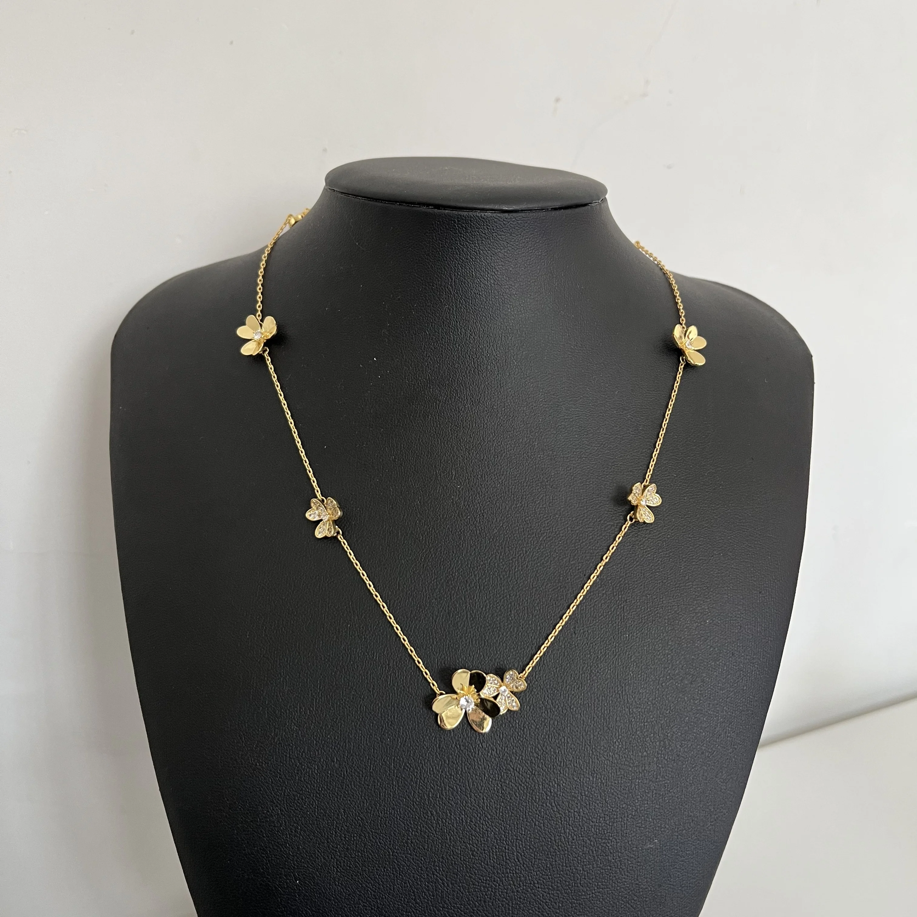 Newly launched zircon diamond platinum gold diamond necklace banquet flower pendant collarbone sweater necklace