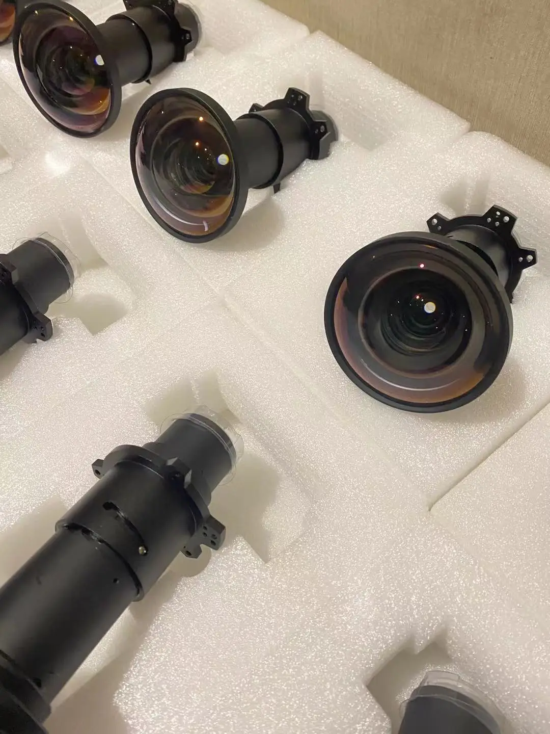 Best-selling Replacement 0.6 0.72:1 0.52:1Short Throw  Projection Wide Lens For EPSON CB-L1505UHNL