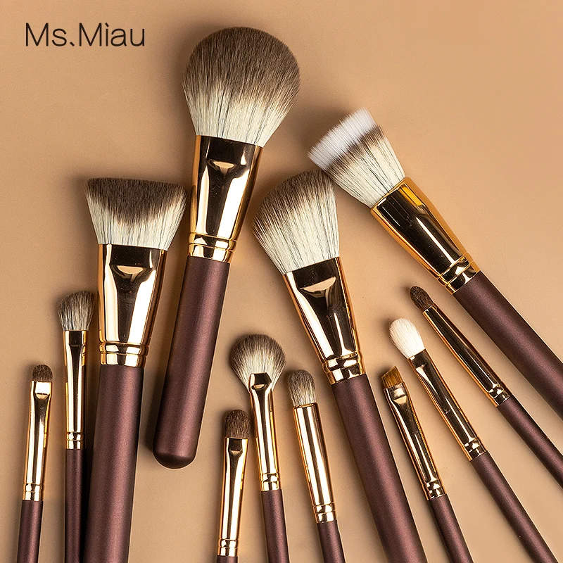 2024 Hot Selling Upgraded Brush Type Artificial Imitation Animal Hair Own Brand Professional Makeup Brush Wholesale for Makeup