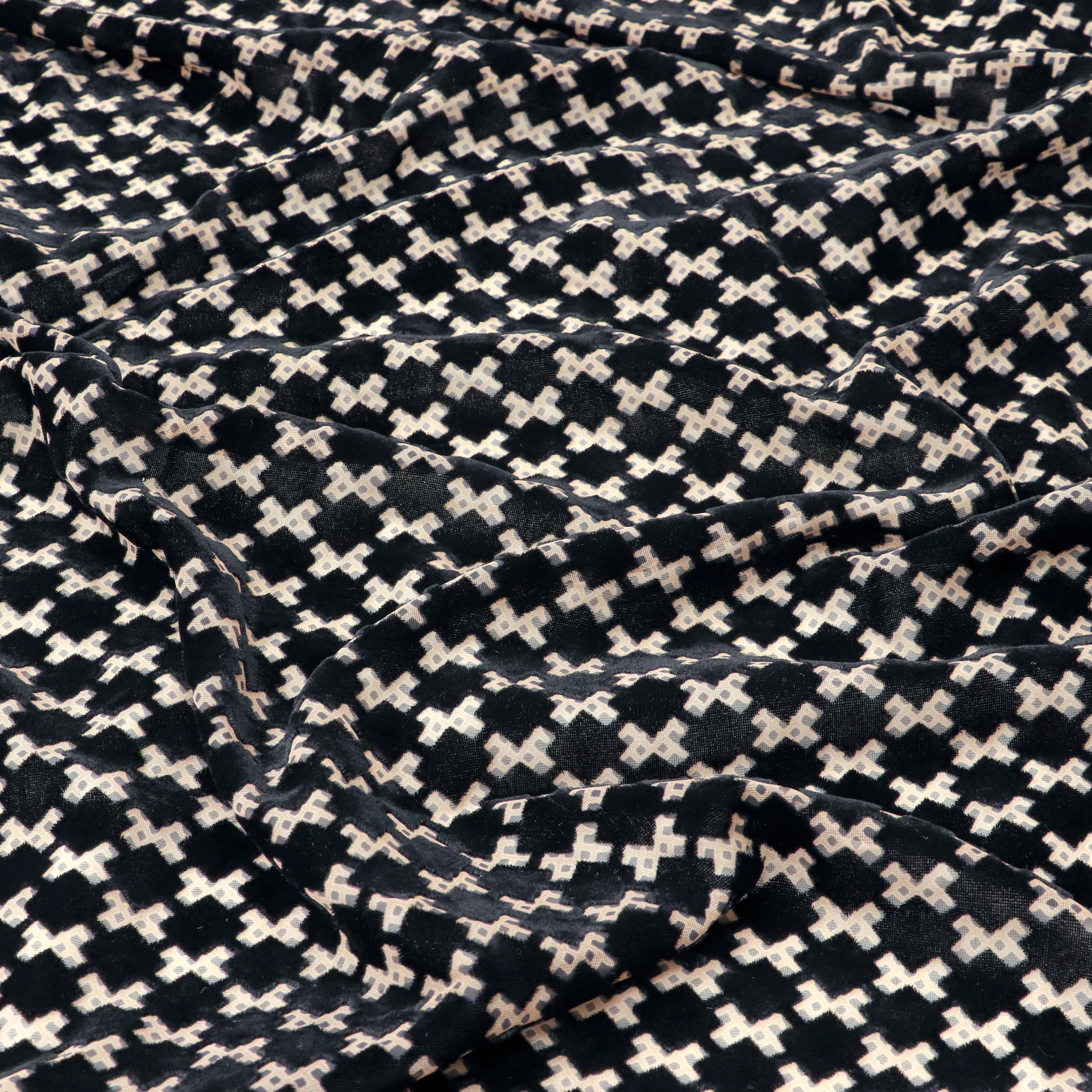 18%NYLON 82%Viscose sale burnout nylon rayon velvet fabric top quality for fashionable dress