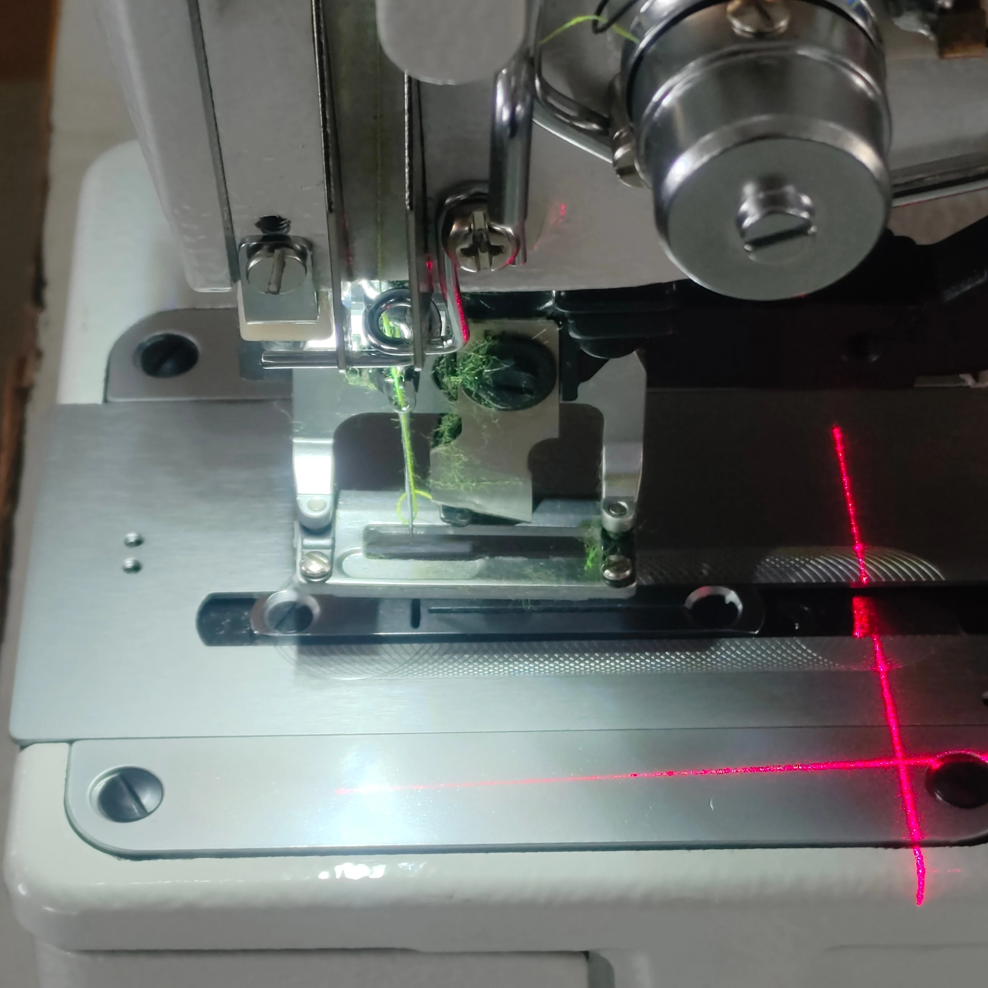 TY-1790 High Accuracy Computer Bottonhole Sewing Machine Protex Smart Industrial Sewing Machines Auto Thread Trimmer