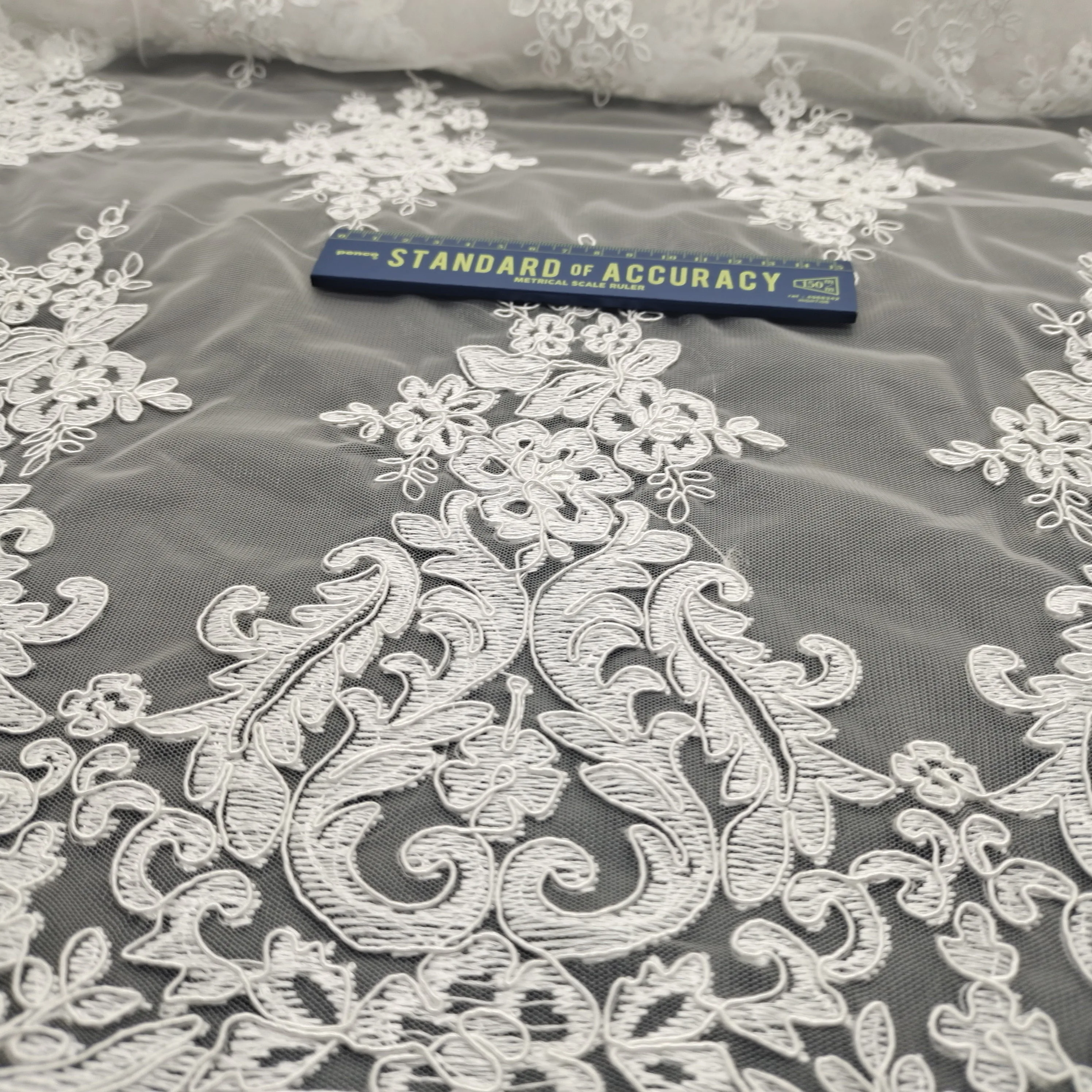 China Factory Embroidery Net Elie Saab 3d Flower Lace Tulle Fabric