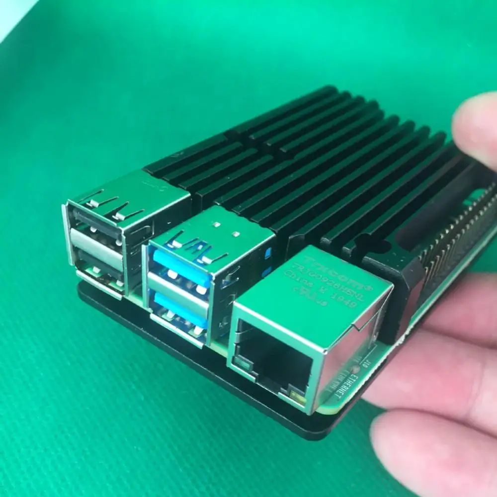 Raspberry Pi 4 Model B  Metal  Enclosure Case  with cooling fan