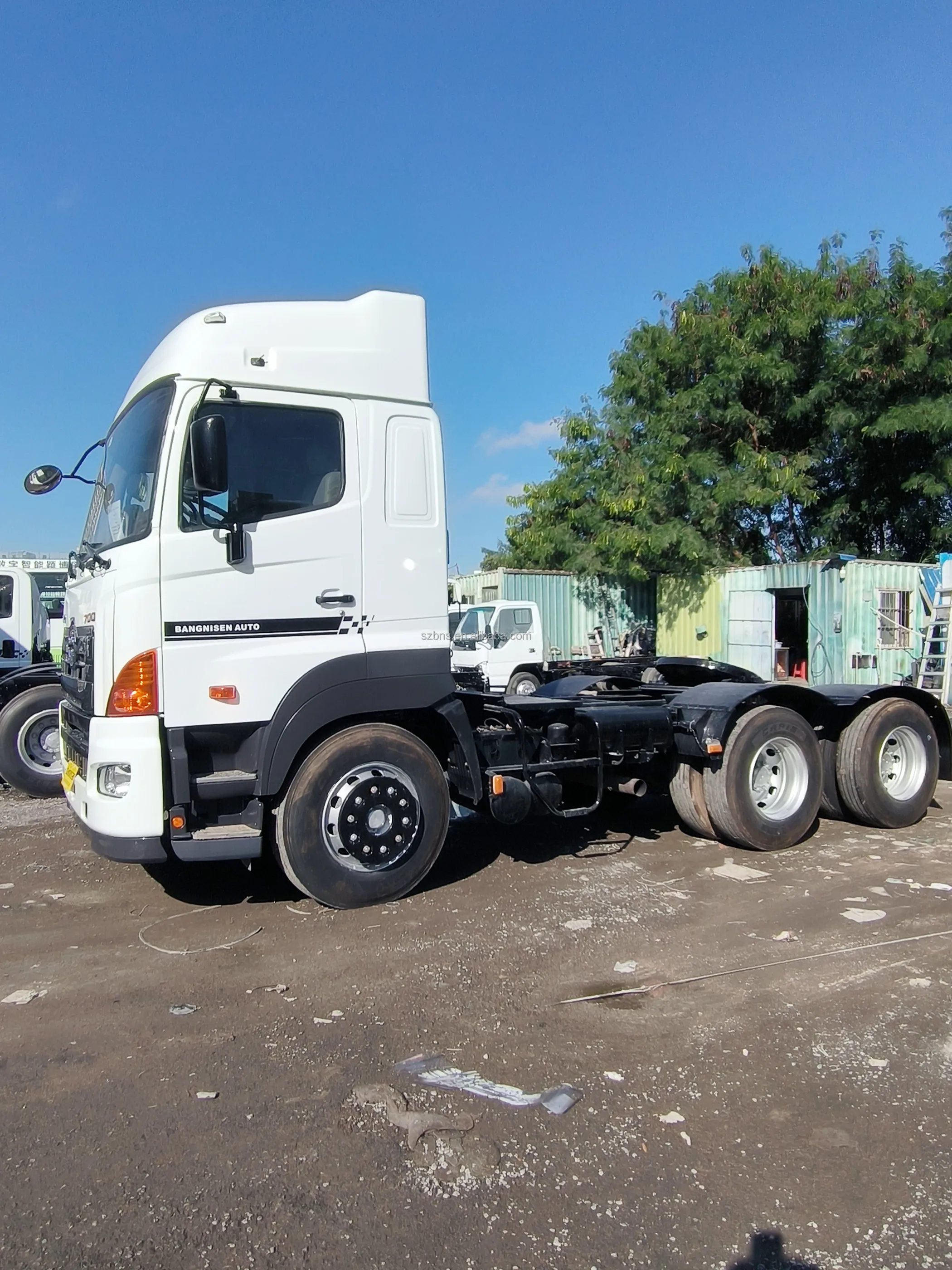 China Hinoo 700 4*2 380HP Tractor Truck