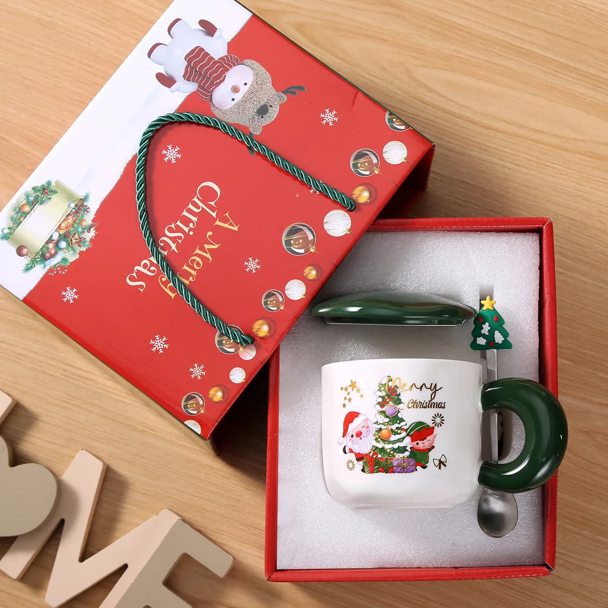 New design fashion Wholesale Christmas Coffee mug gift box set Ceramic Cups With Lids Spoons Gift Box Set Christmas gift