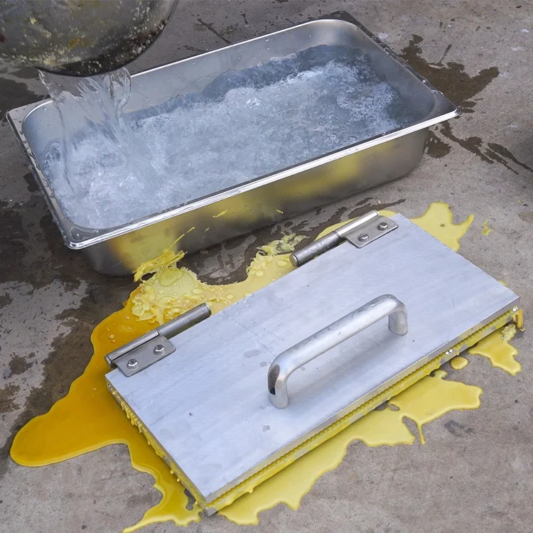 Beekeeping Hand-pressed Nest Bee Wax Sheet Hand Press Stamping Mold Beeswax Foundation Pressing Machine