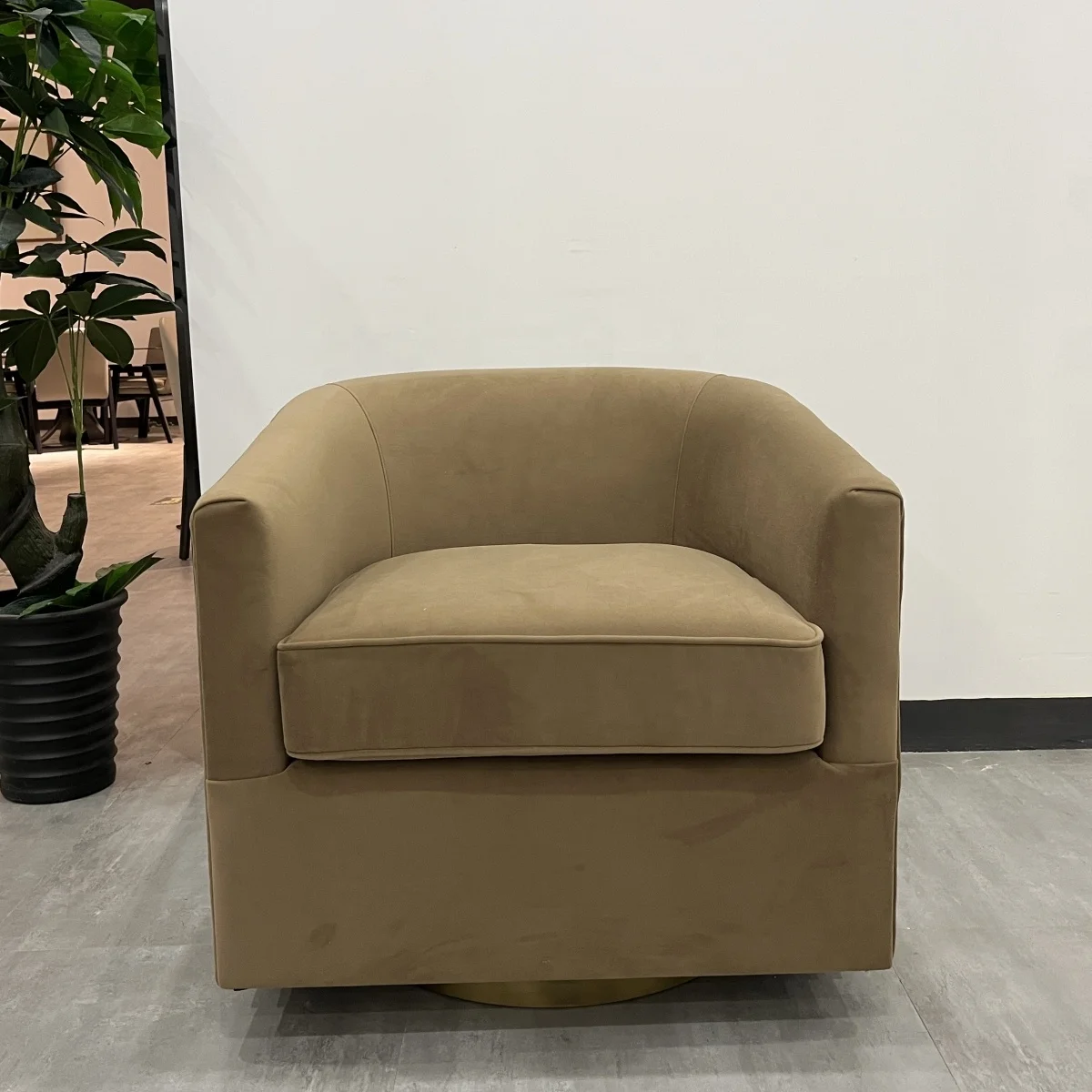 Ferly Hot Sale Reginald Leather Swivel Chair - Oak Base Living Room Furniture Single Seat Sofa Chair