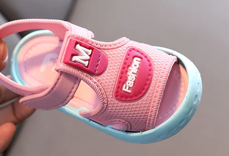 Baotou baby sandals 0-2 and a half years old boys and girls summer soft bottom toddler shoes moving beach shoes A0698