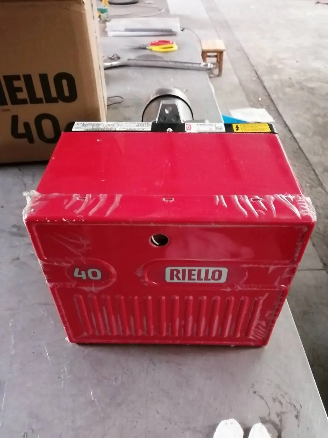 Original Riello RS 310-410-510-610/E-/EV Blu burners series covers a firing range from 1200 to 6250 kW