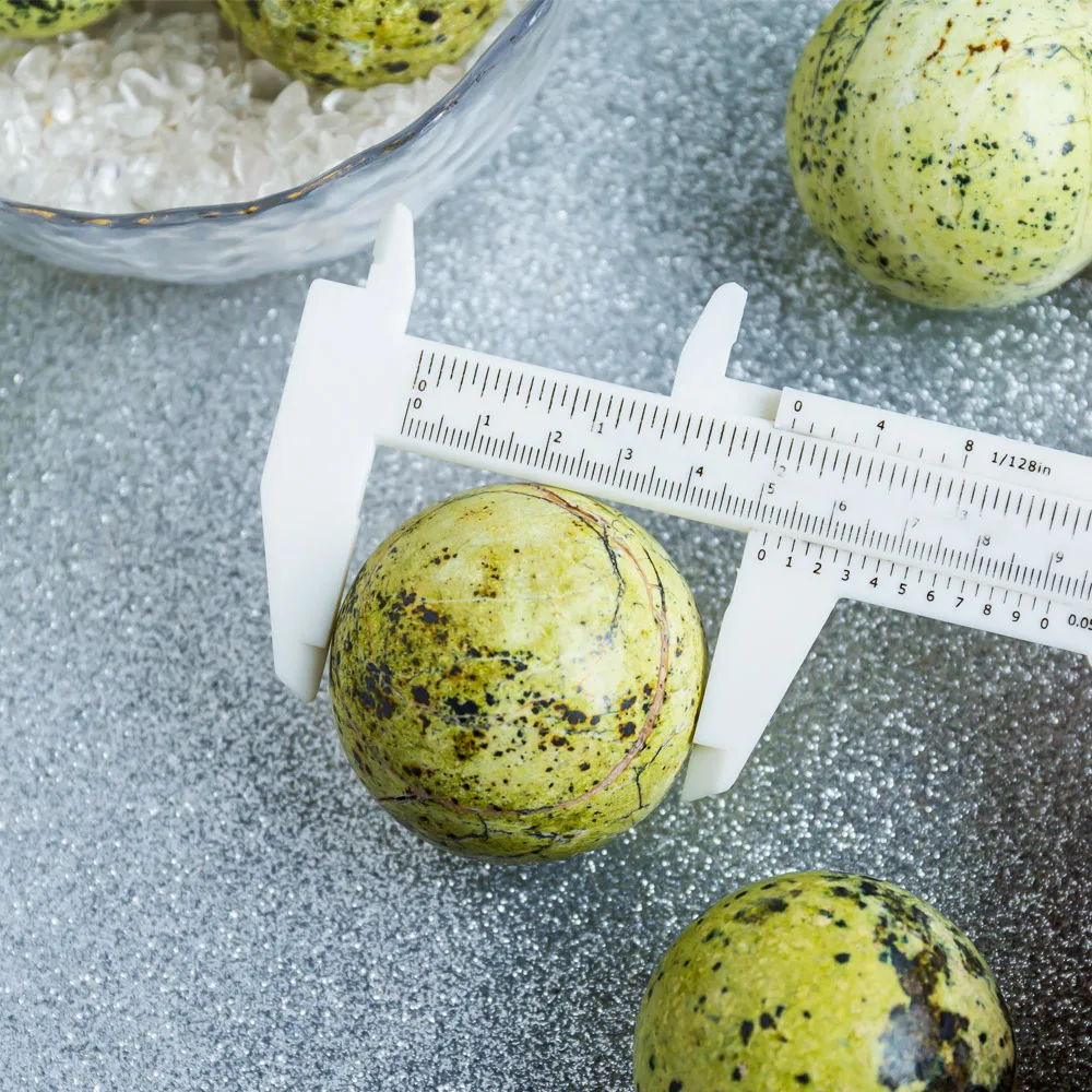 Wholesale Natural Hand Carved Healing Stones Green Ball Serpentine Crystal Spheres For Fengshui Decoration