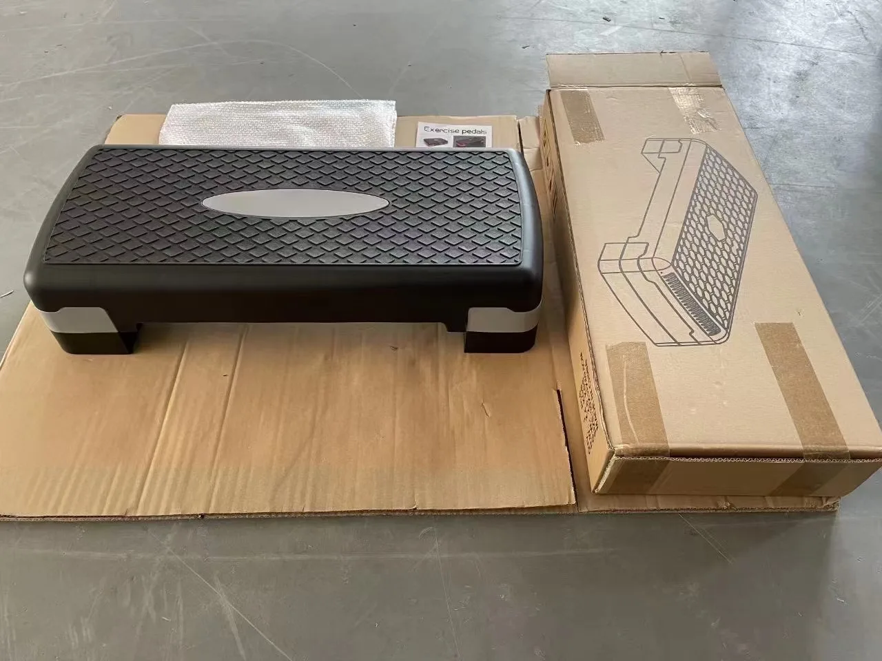 Gym Equipment Adjustable Height Aerobic Stepper Board Step Platform Bench With Risers
