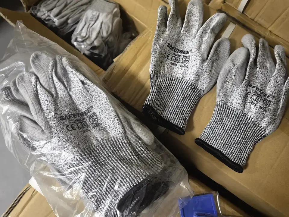 CE En388 Hppe полиуретановое покрытие устойчивые к порезам перчатки уровня 5 PU окунутые анти-порезы защитные рабочие