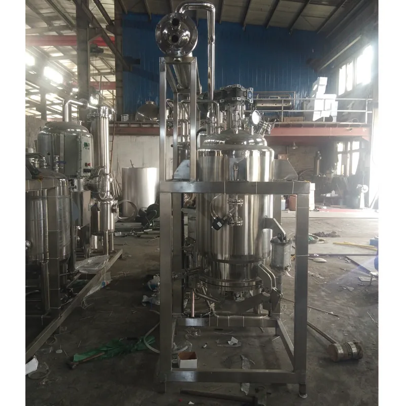 Solvent extractor of herb