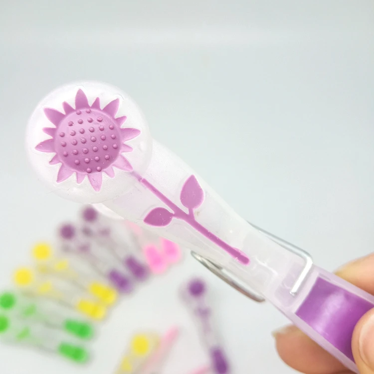 Household Plastic Clothes Pegs Indoor and Outdoor Clothesline Hanging Rack Clip Style for Towel and Clothes Drying