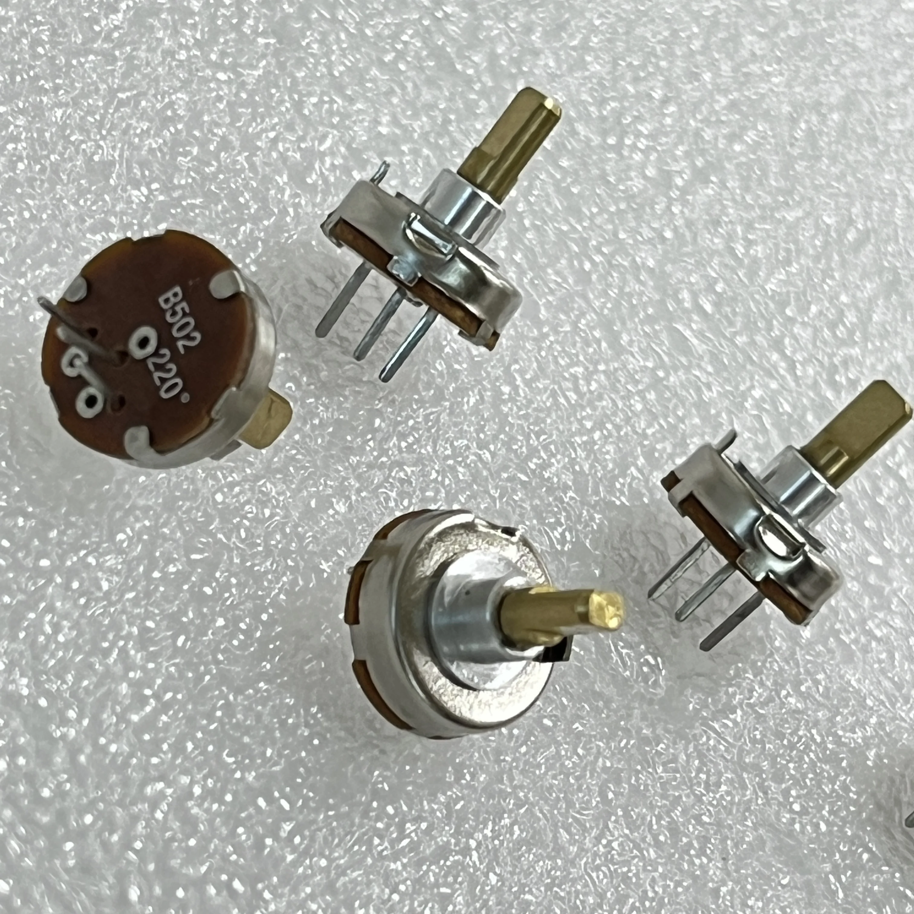 noble XV0711PH-0B5K SENSOR 357 SENSOR PP12SR SENSOR XV09914NPH7.75F0B10K potentiometer