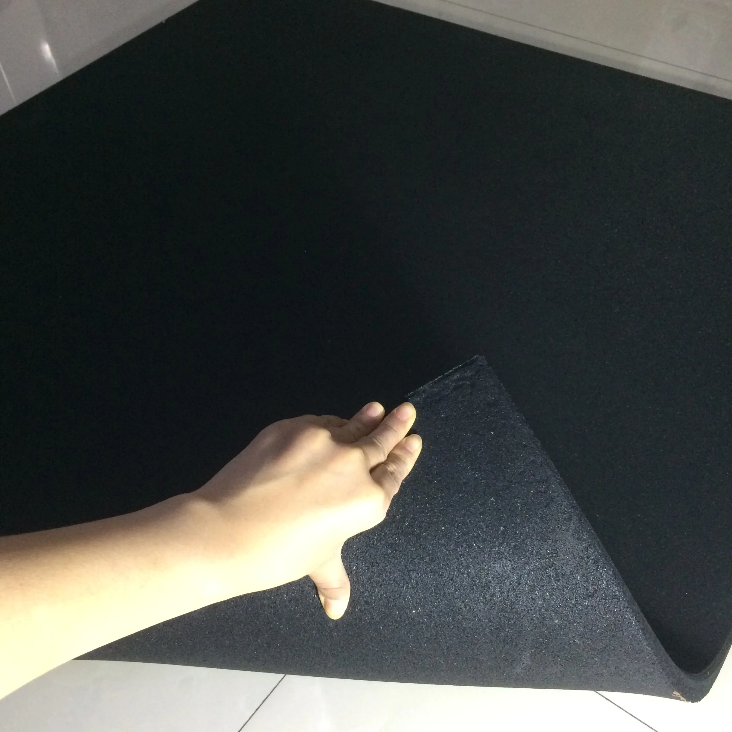 low price 25mm sound insulation shock absorption SBR tiles gym flooring rubber mat flooring Thailand