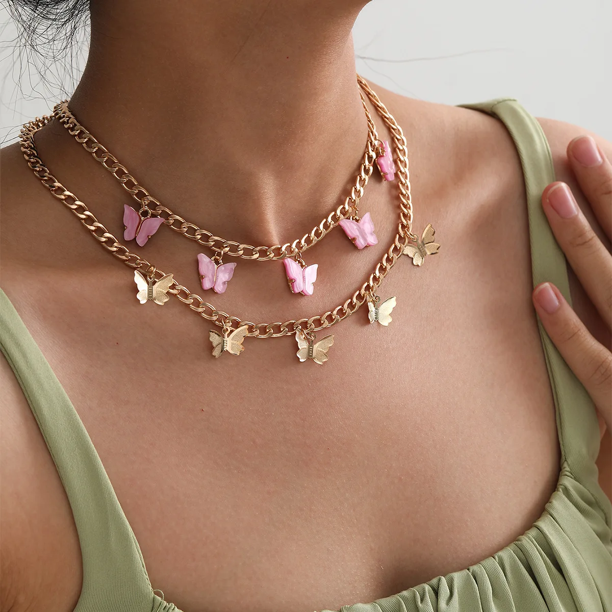 
 2021 Двухслойное акриловое ожерелье-чокер с розовой бабочкой позолоченное многослойное ожерелье-бабочка из цепочек  
