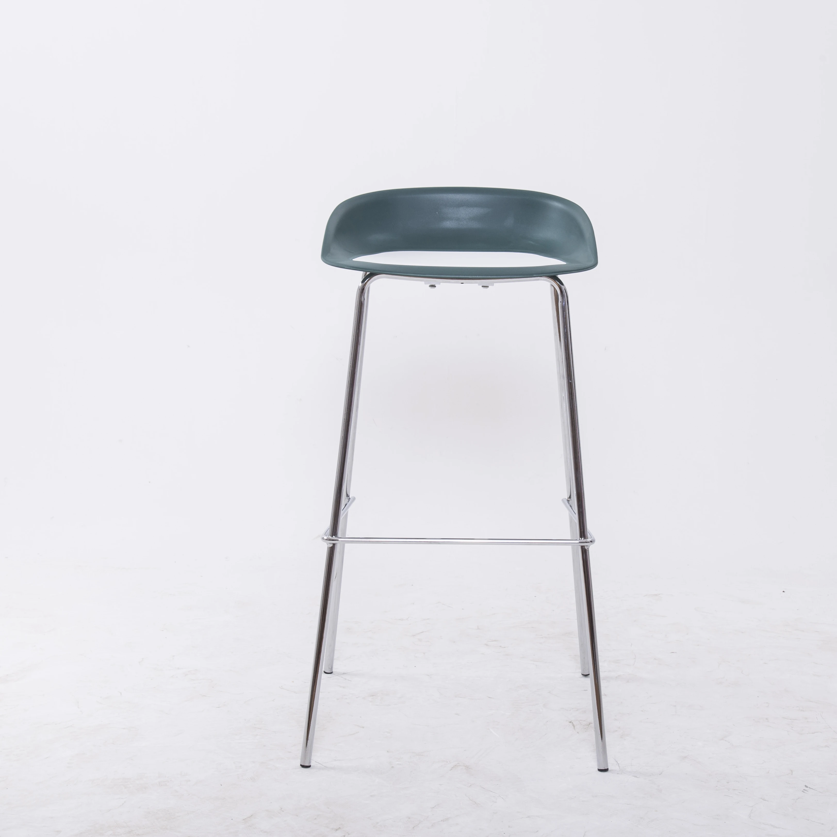 Customized cheap metal sillas para bar high chair plastic green bar stool with chrome legs