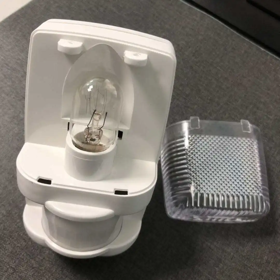 PDLUX PD-PIR2022 Plug-in Mini LED Wall Plug Infrared Motion Sensor LED Night Light Dusk to Dawn Sensor Light Plastic CE White