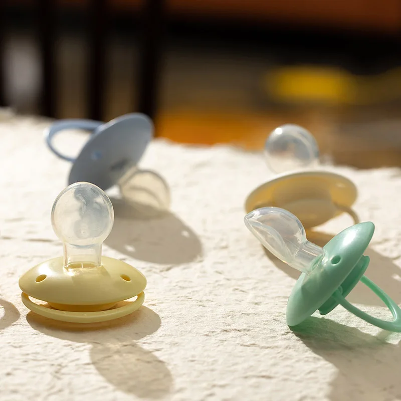 Высокое качество оптовая продажа пустышки для взрослых украшенные пищевыми продуктами Мягкие Силиконовые Большие Соски беспокойства