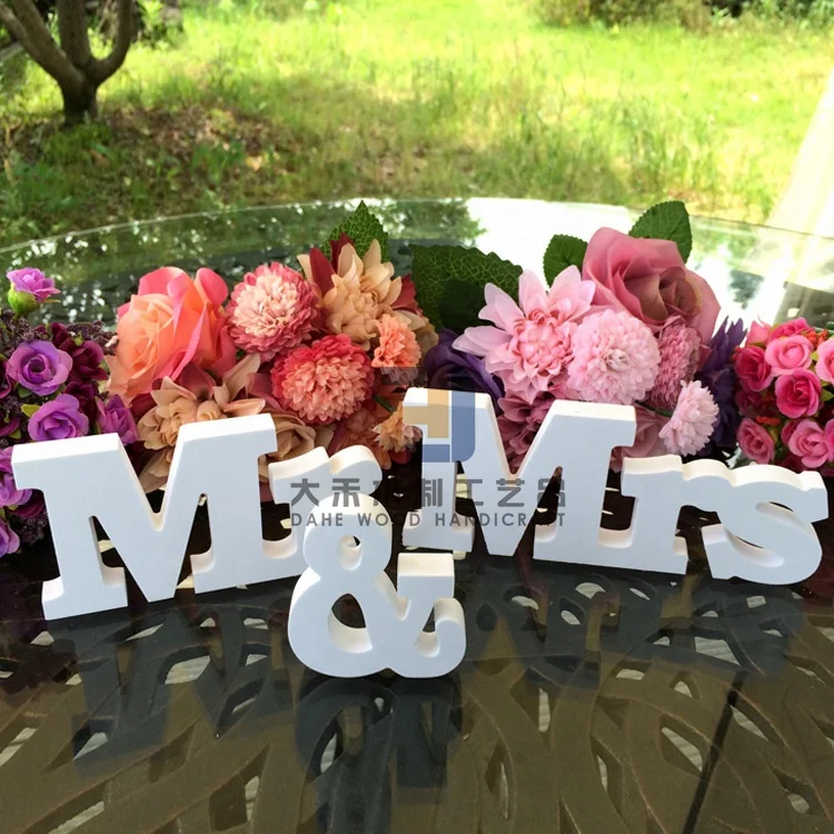 Coated White Decorative Wooden Letters Mr.& Mrs.15*8cm Large MDF Wood for Wedding Decoration Sign