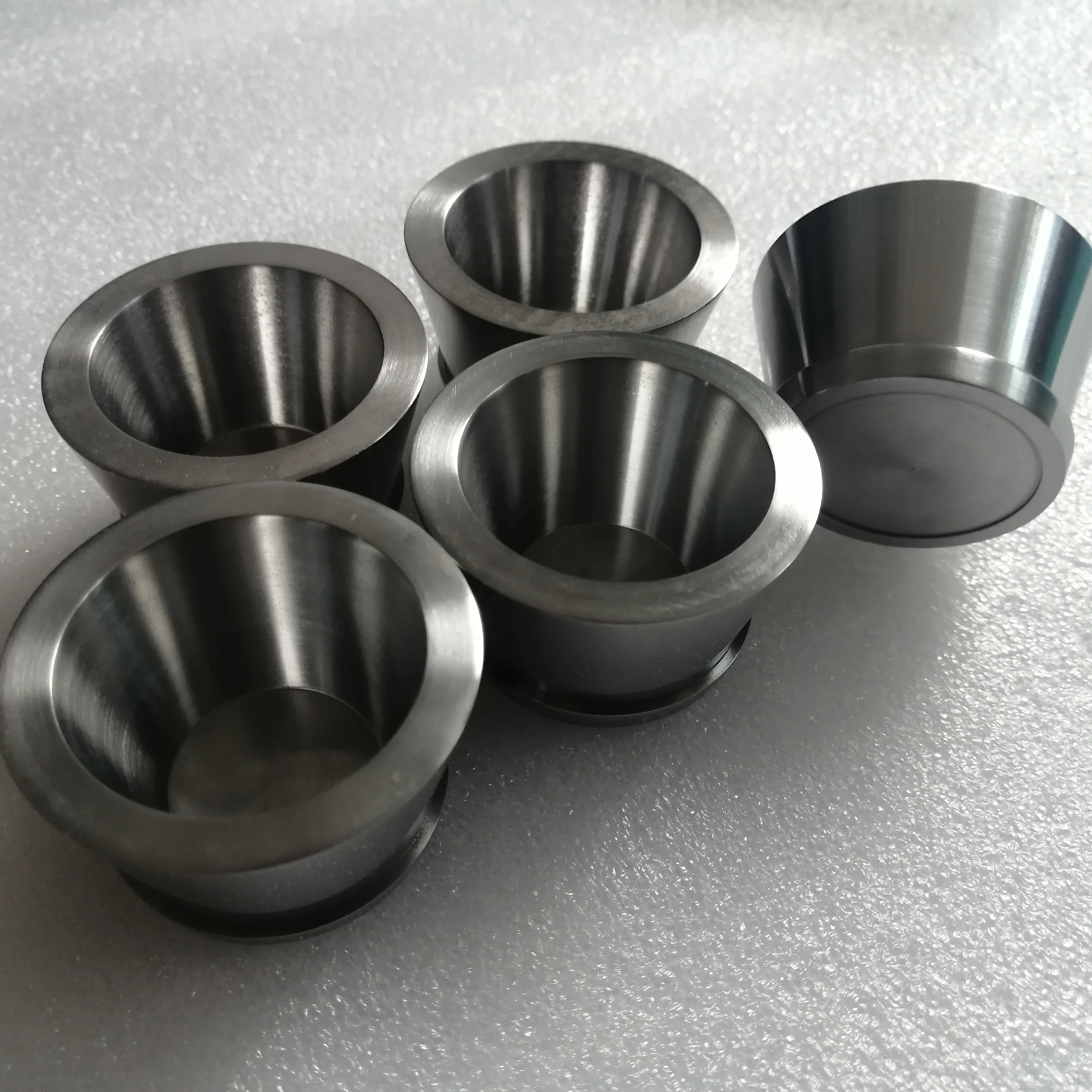 SML Customized Polished 99.95% Purity High Temperature Molybdenum Crucible for Melting