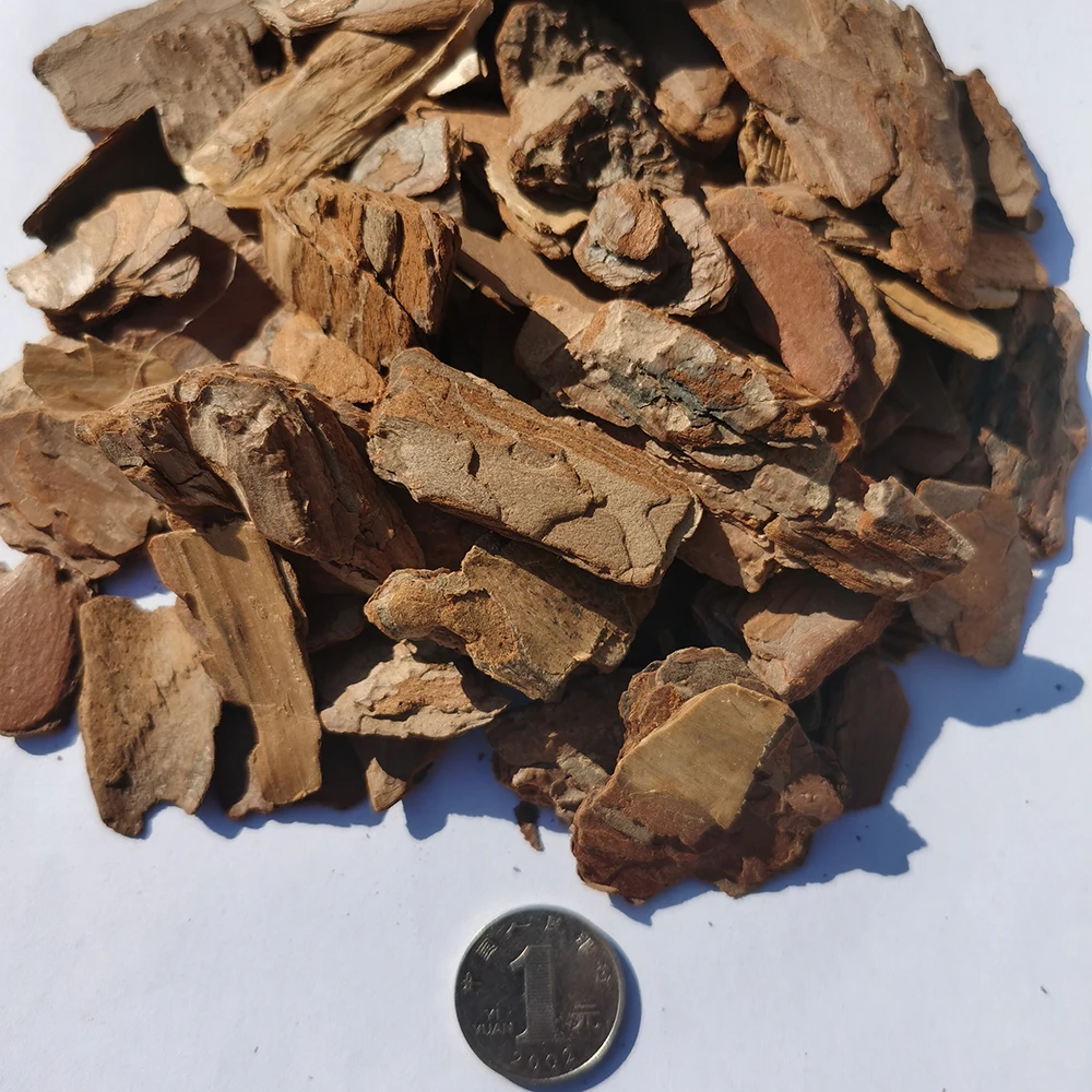 Pine Bark Mulch Ground Mulching Wood Tree Bark Natural Garden Ornaments for Landscape Design