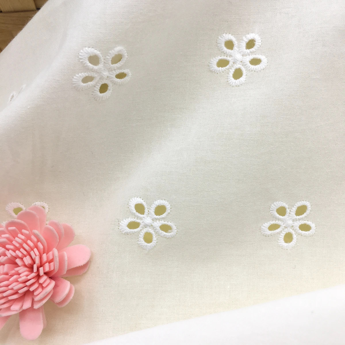 Competitive Price New Design CRF2183 100% Cotton Designed Border Embroidery Lace Fabric with Holes for Wedding Dress