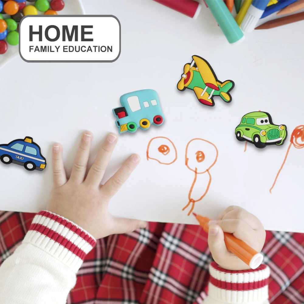 Wholesale Pattern Cute Puppy Bulldog Insignia Rubber Badge Kids Gift Muilty Color Round Refrigerator Magnet